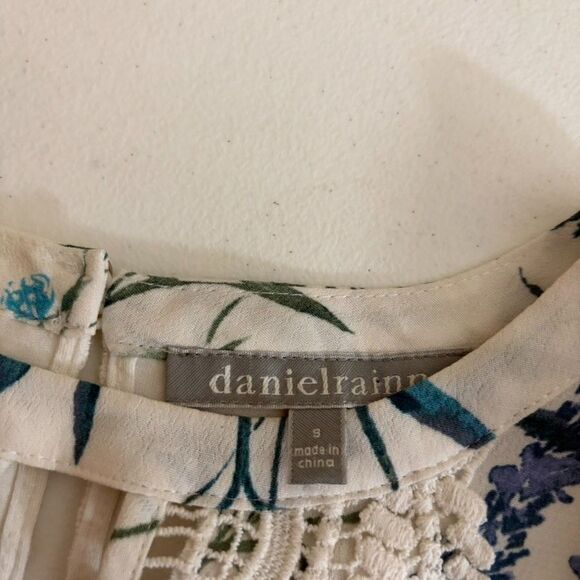Daniel Rainn Blouse Women's Small Lace Floral Short Sleeve Artsy Boho Shirt - Picture 6 of 8